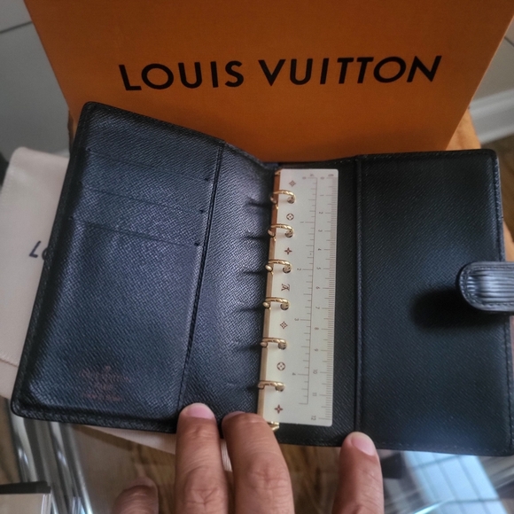 Louis Vuitton Black Epi Leather Ring Agenda Cover PM - Picture 3 of 10